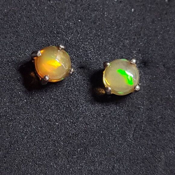 Ethiopian Welo Opal Solitaire Sterling Silver Stud Earrings - Picture 1 of 7